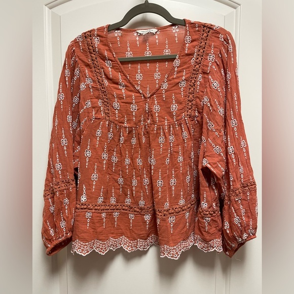 American Eagle Terracotta Large Blouse with White Embroidered Accents - Picture 3 of 8